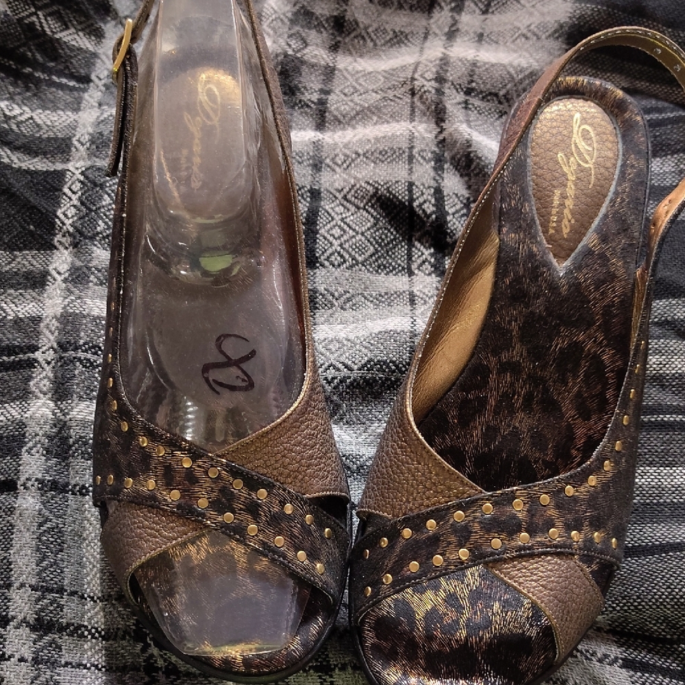 Elegant Leopard Print Wedge Sandals